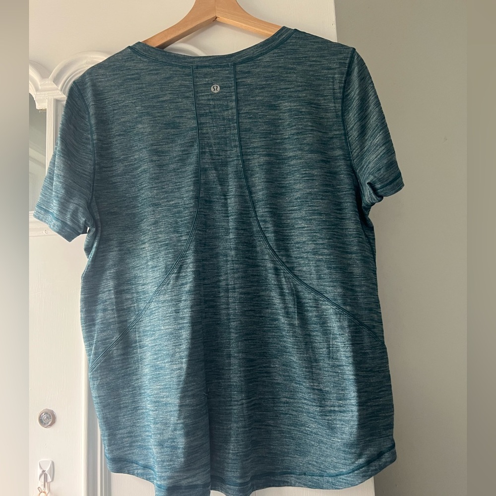 Lululemon long distance shirt